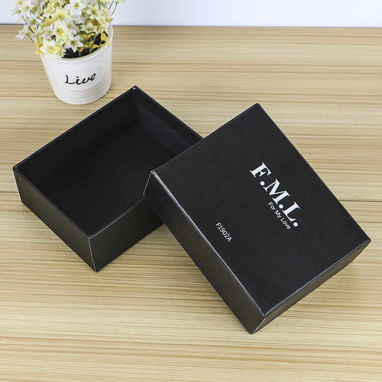 厂家批发黑色天地盖礼品盒通用开卡纸礼品包装盒定制化妆品包装盒