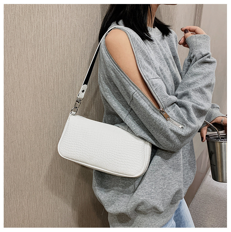 New Trendy  Wild Fashion  Simple Portable Underarm Bag display picture 30
