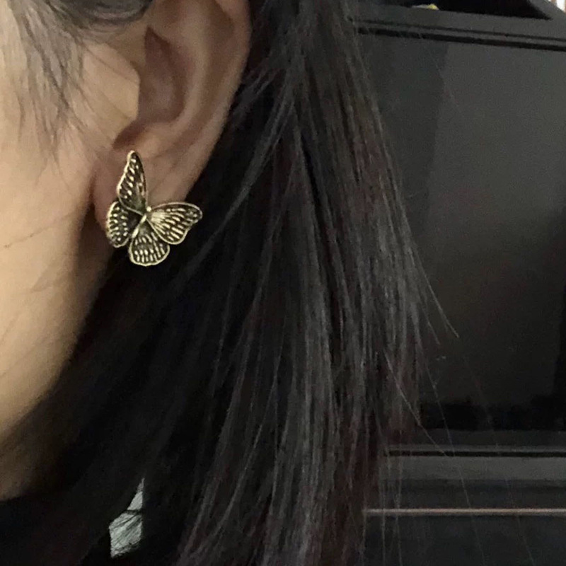 Nueva Moda De Bronce De Diseño Retro Sentido Flor Mariposa Pendientes Oscuros Al Por Mayor display picture 2