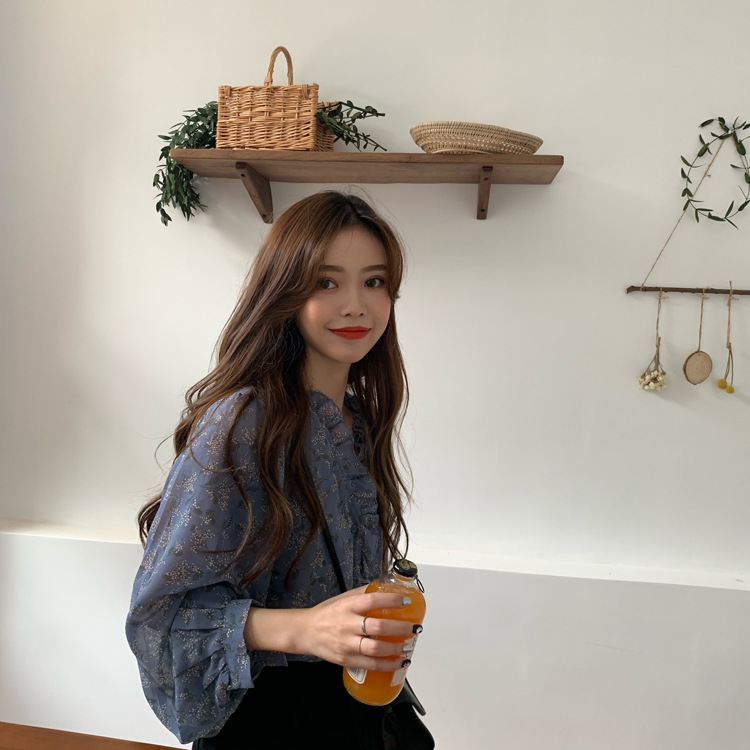 The 2022 new style of Korean-style, gentle and stylish floral chiffon sweater for women, long-sleeved base layer and puffed sleeve top pic 15