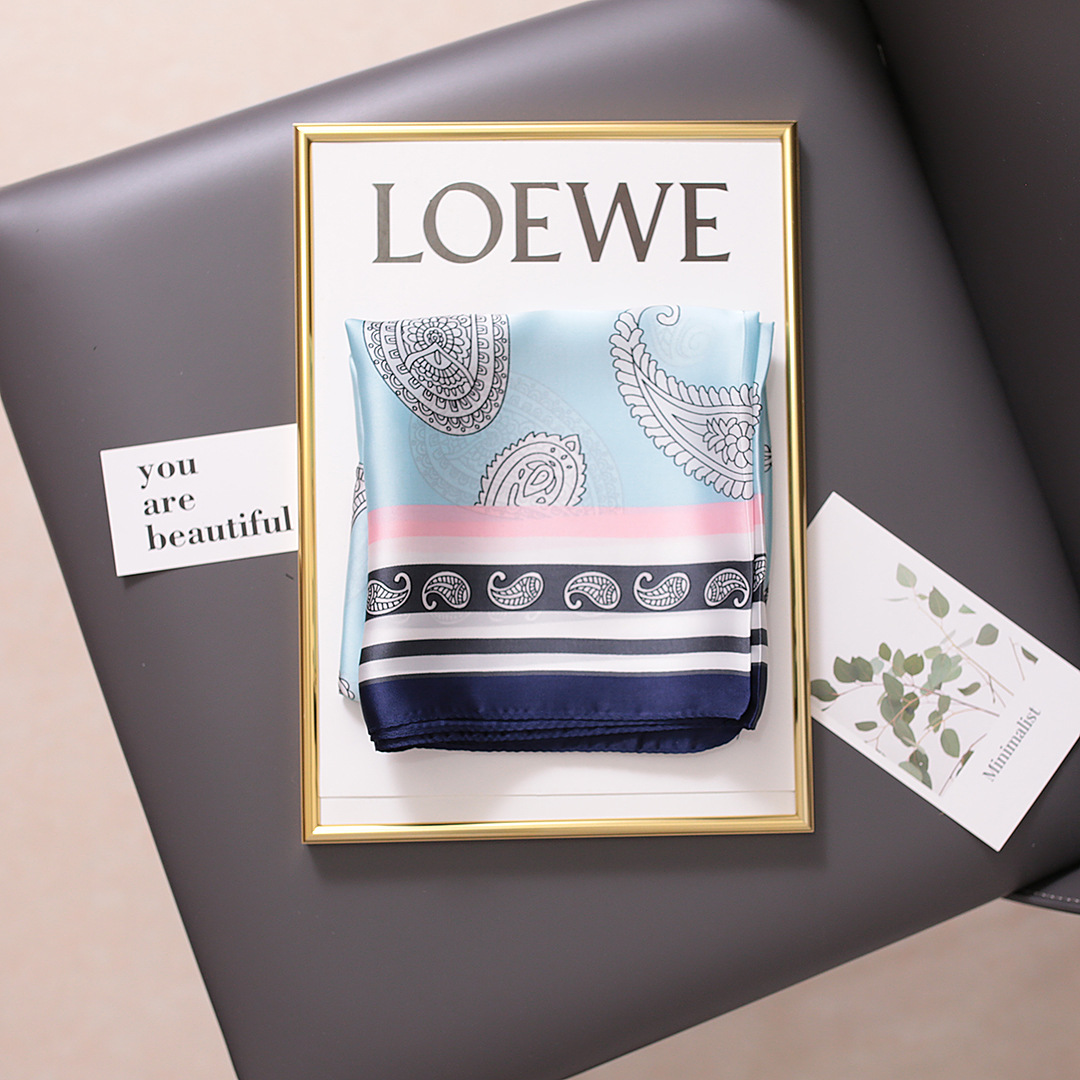 Sciarpa piccola professionale coreana con motivo anacardi da 70 quadrati estivi e autunnali in stile INS versatile e professionale_voghion.com