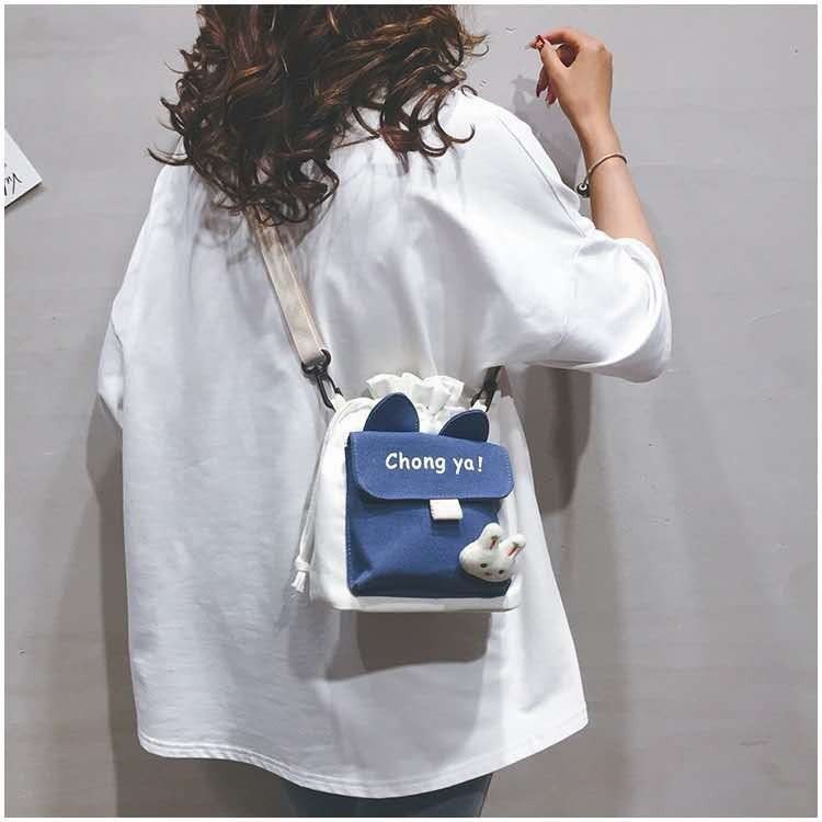 "2020 New style canvas bags for foreign trade, Korean style creative and fashionable shoulder bags, crossbody bags, one-piece consignment. undefined