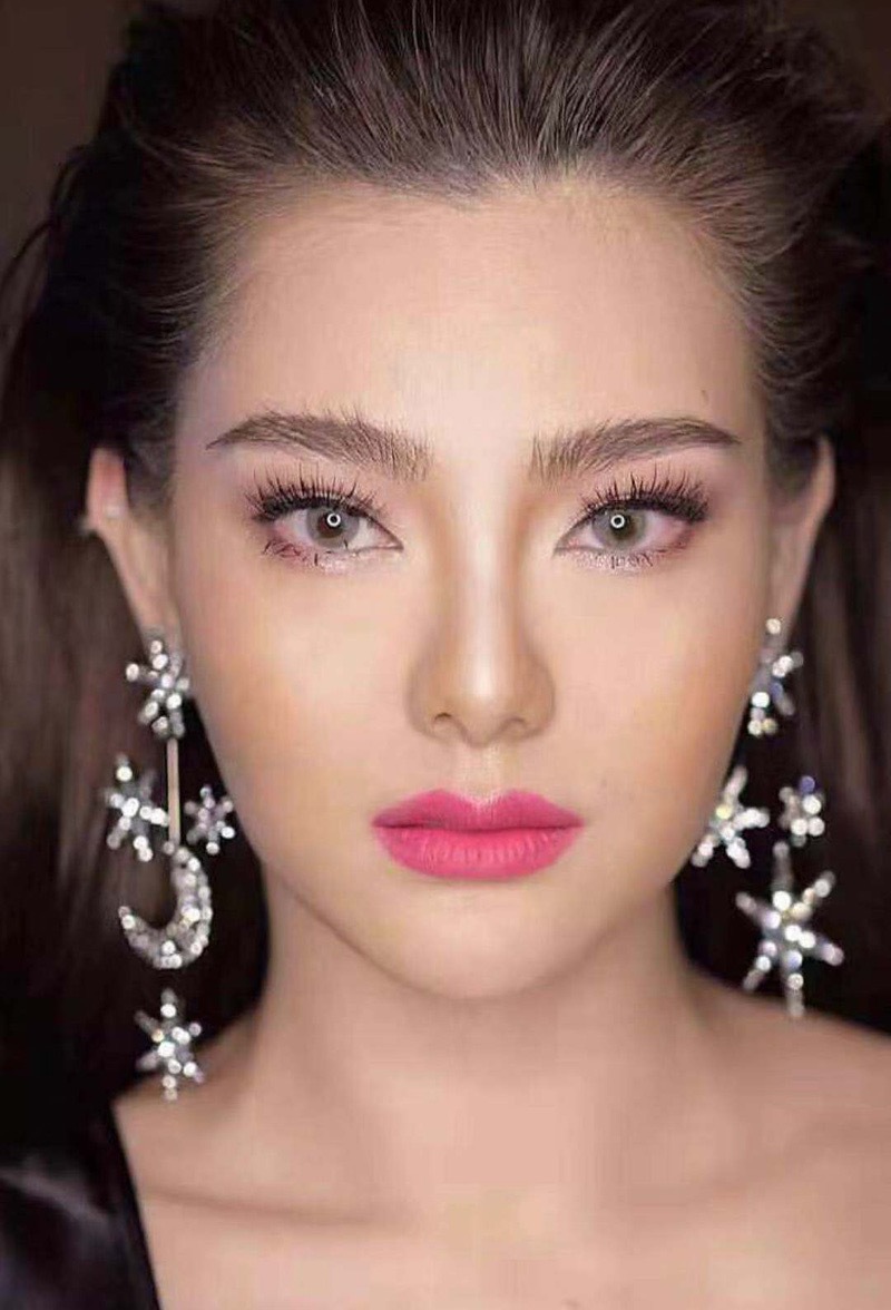 24g Weight Artificial Rhinestones Inlay Material Earrings Classification Alloy Material Star Pattern Women'S Gender Plating Design Fashion Style Silver Color Fashion Inlay Rhinestone Moon Star Shaped Alloy Earrings 1