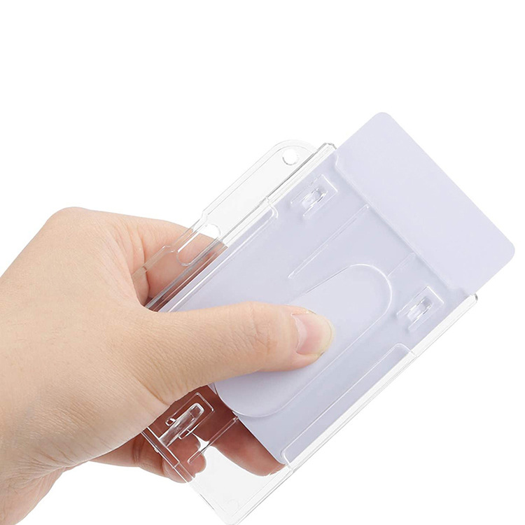 Amazon Venta caliente titular de la tarjeta horizontal con ranura para el pulgar PC plástico transparente esmerilado ABS ID titular de la tarjeta PS insignia