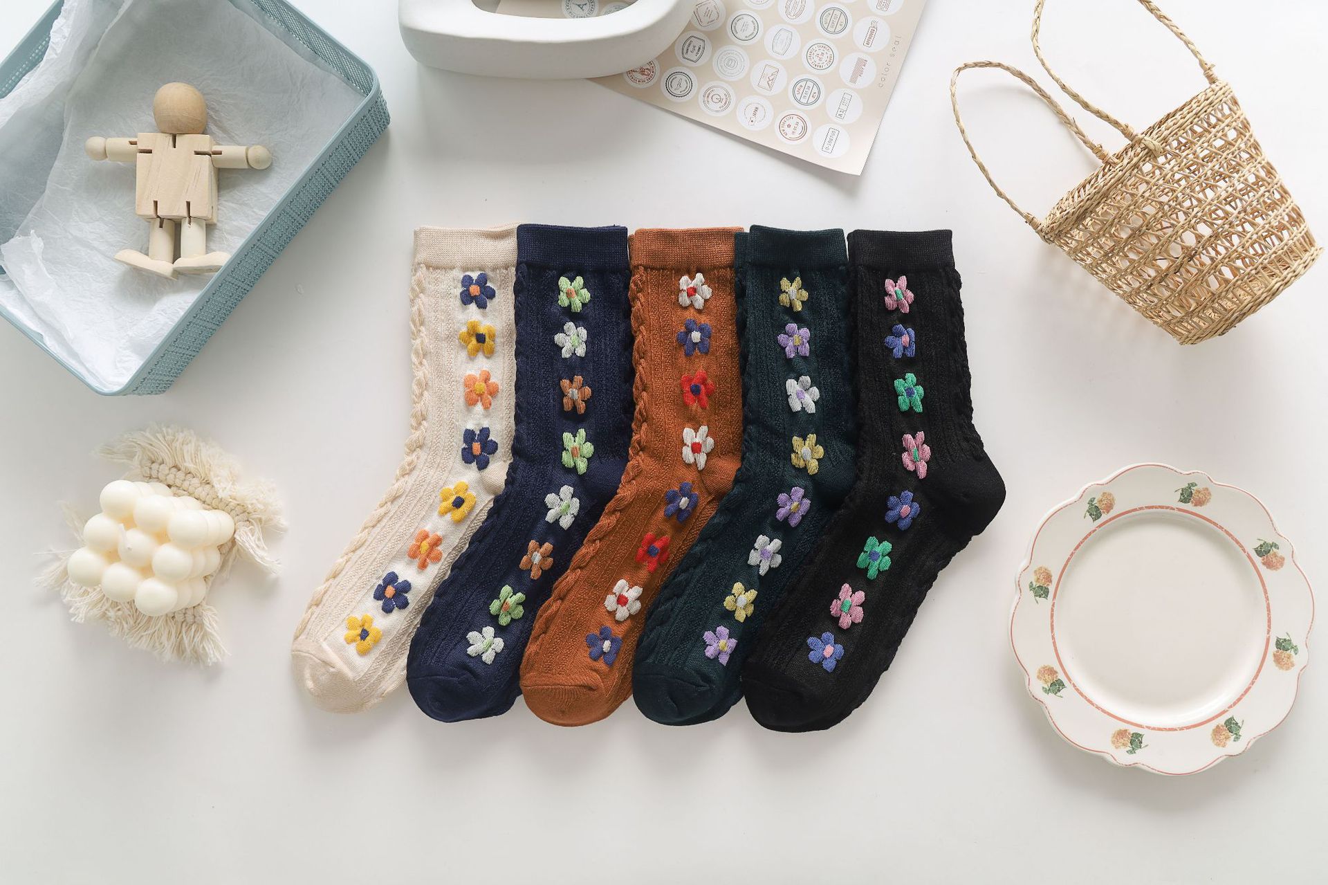 Fashion Contrast Color Three-dimensional Small Flower Tube Socks Wholesale Nihaojewelry display picture 1