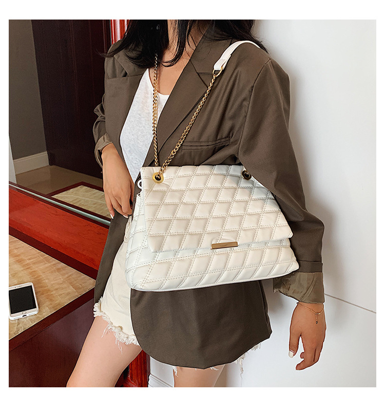 Large Capacity Ladies Bag New Fashion Chain Shoulder Bag Summer Messenger Bag Wholesale display picture 11