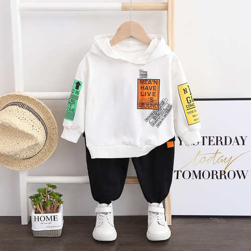 Boys spring and autumn new children's hoodies long-sleeved sweatshirts for small and medium-sized children's sports and leisure loose children's clothing two-piece set wholesale