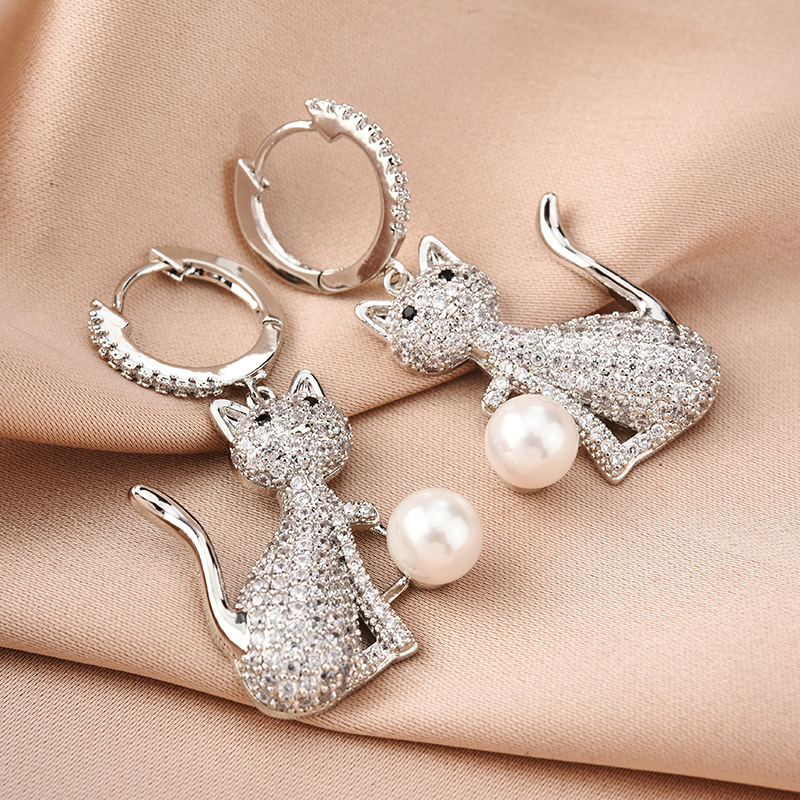 Moda Wild Cute Cat Pearl Zircon Pendientes Al Por Mayor display picture 6