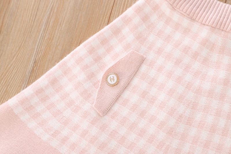 Girls' Small Fragrant Plaid 3-8 Wooden Ear Collar Knitted Cardigan Sweater Half Skirt Two piece Set_voghion.com