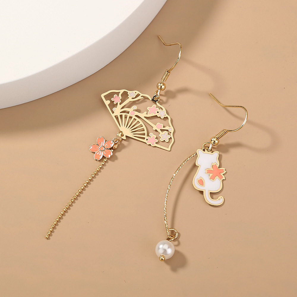 Cute Long Asymmetrical Retro Fan-shaped Earrings display picture 8