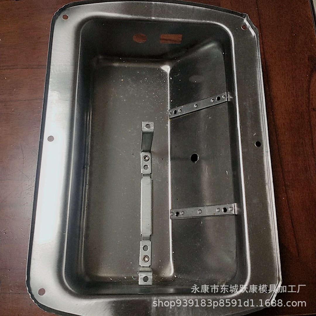 衡器配件冲床加工连续模具模内攻牙生产五金件冲压产品