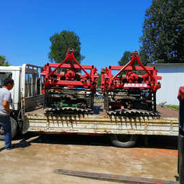 震动起药机价格黄芪药材收获机辣根甘草收获机带箱柴胡挖掘机图片