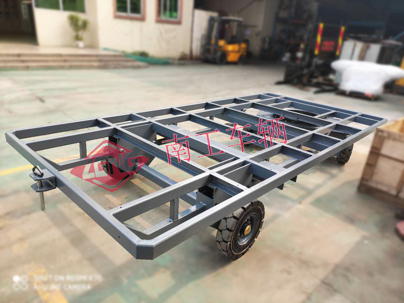 3吨骨架式平板拖车带上翻刹车