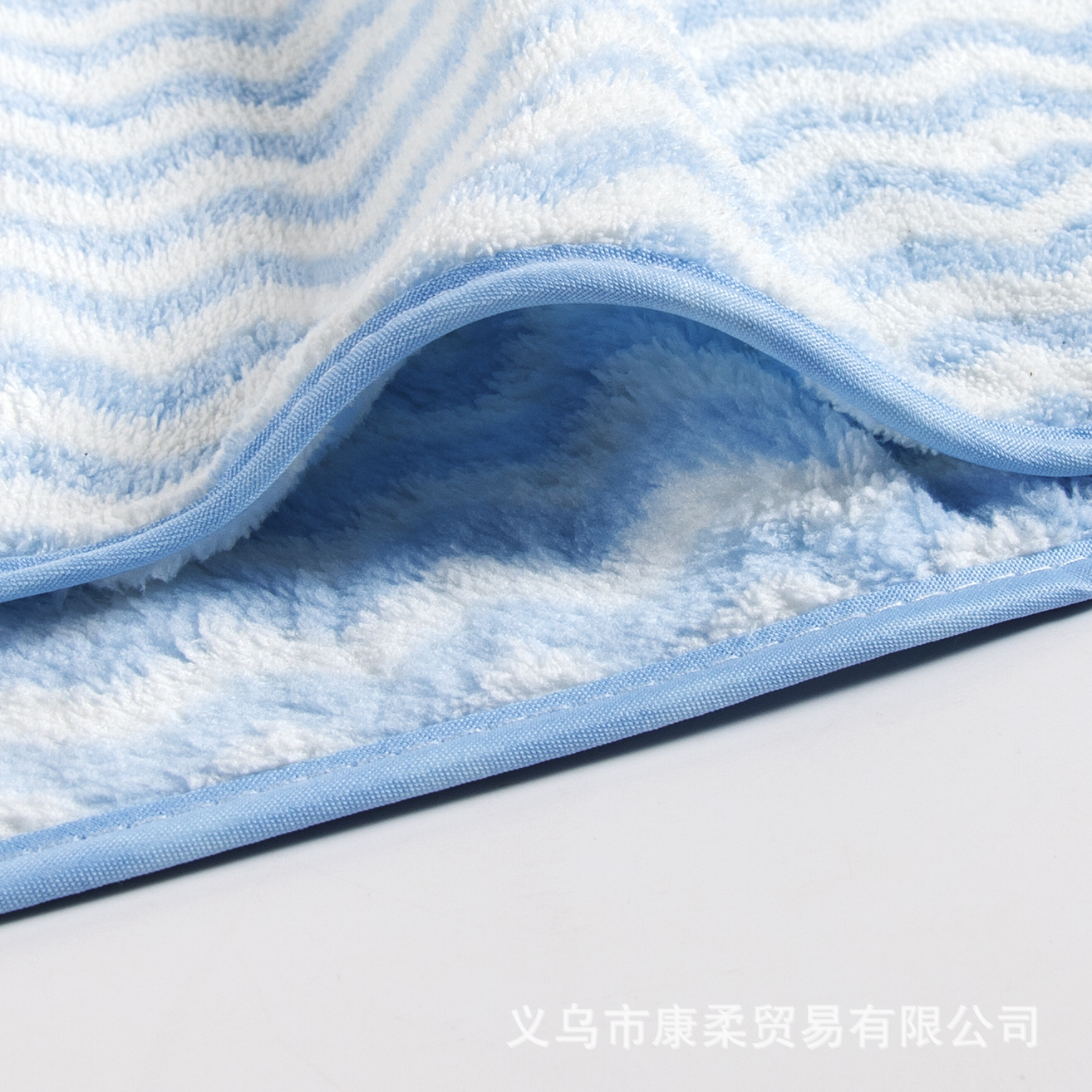 珊瑚绒水纹浴巾