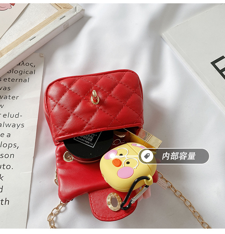 Korean Cartoon Fashion Chain Shoulder Bag display picture 17