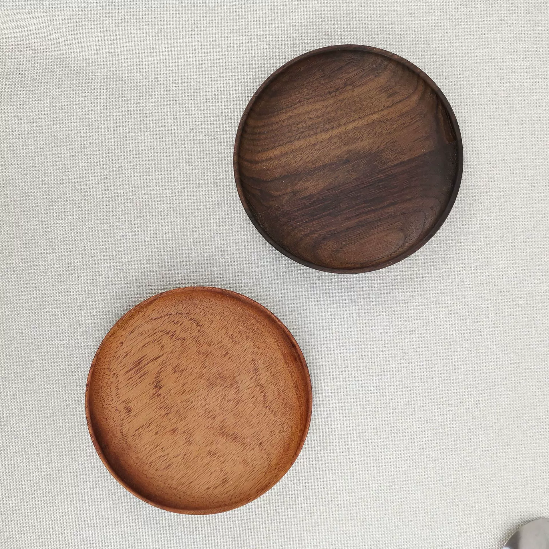 Поднос из черного ореха Креативный бытовой круглый поднос из цельного дерева Поднос для чайного набора Деревянный обеденный поднос для оптовой продажи