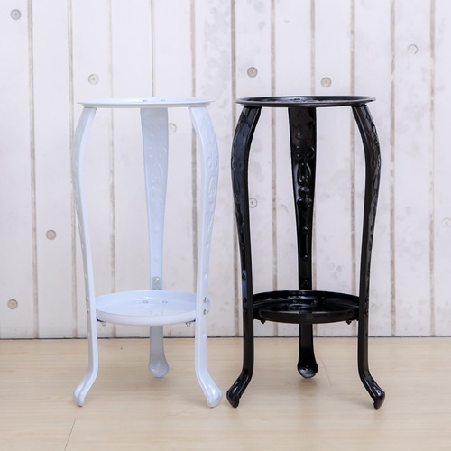 Outdoor and Indoor European-style Iron Plant Stand with Green Foliage, Suitable for Balconies, Courtyards, and Greenhouses