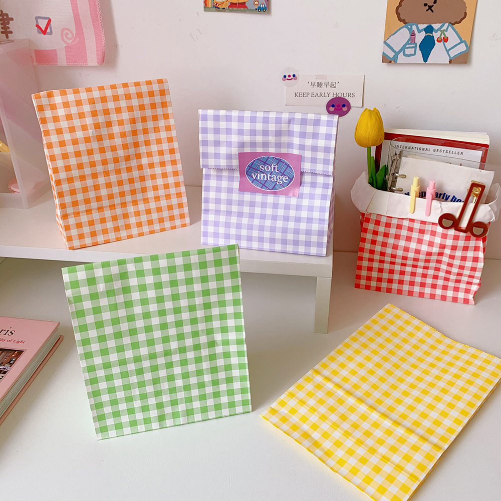 Tide Korean Style Color Plaid Kraft Paper Gift Packaging Paper Bag display picture 2