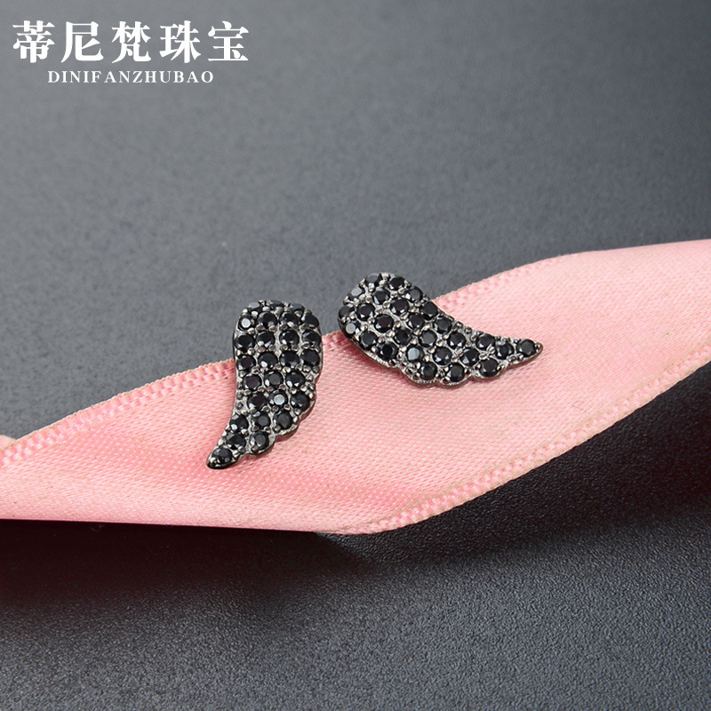Corea del Sur moda nueva pendientes mujer S925 plata personalizada alas creativas pendientes de diamantes pendientes de circón negro
