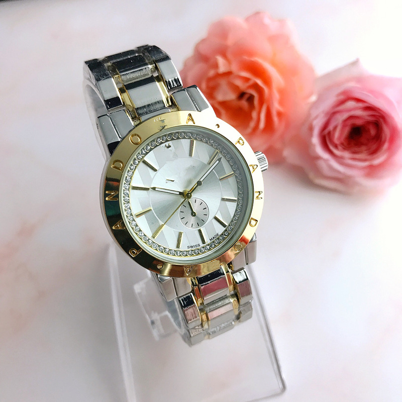 Couple Fashion Quartz Watch Men and Women Trendy Style Fashion Quartz Watch Ladies Casual Style Fashion Quartz Watch