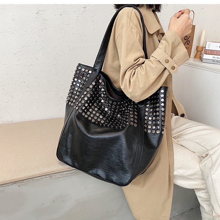 825g Weight Women's Large Pu Leather Solid Color Streetwear Square Zipper Shoulder Bag Tote Bag