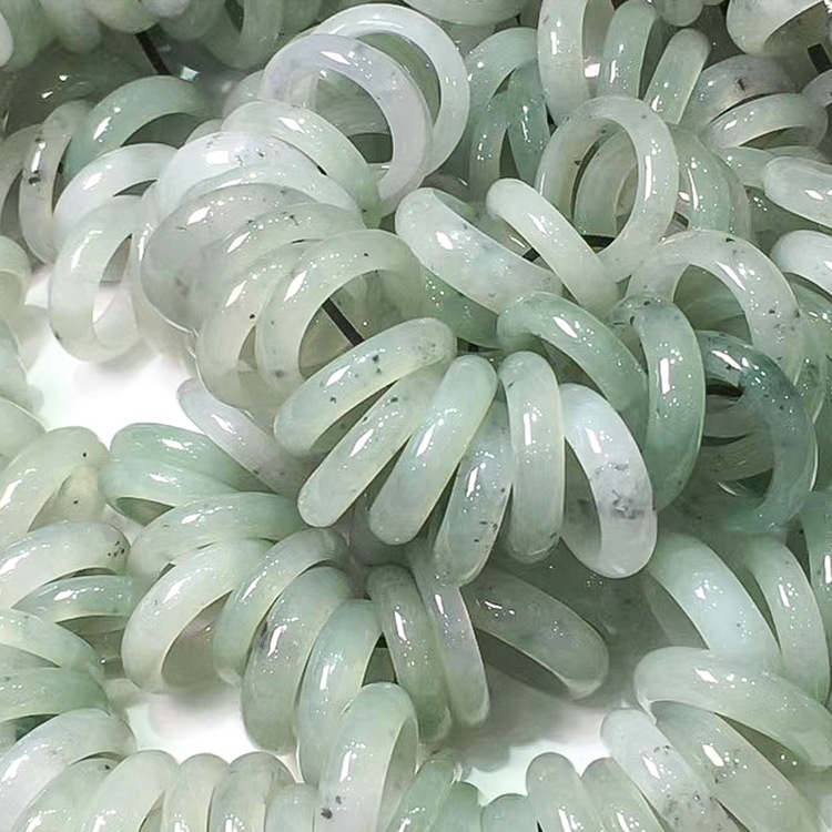 深圳赌石：一场对石头与财富的冒险