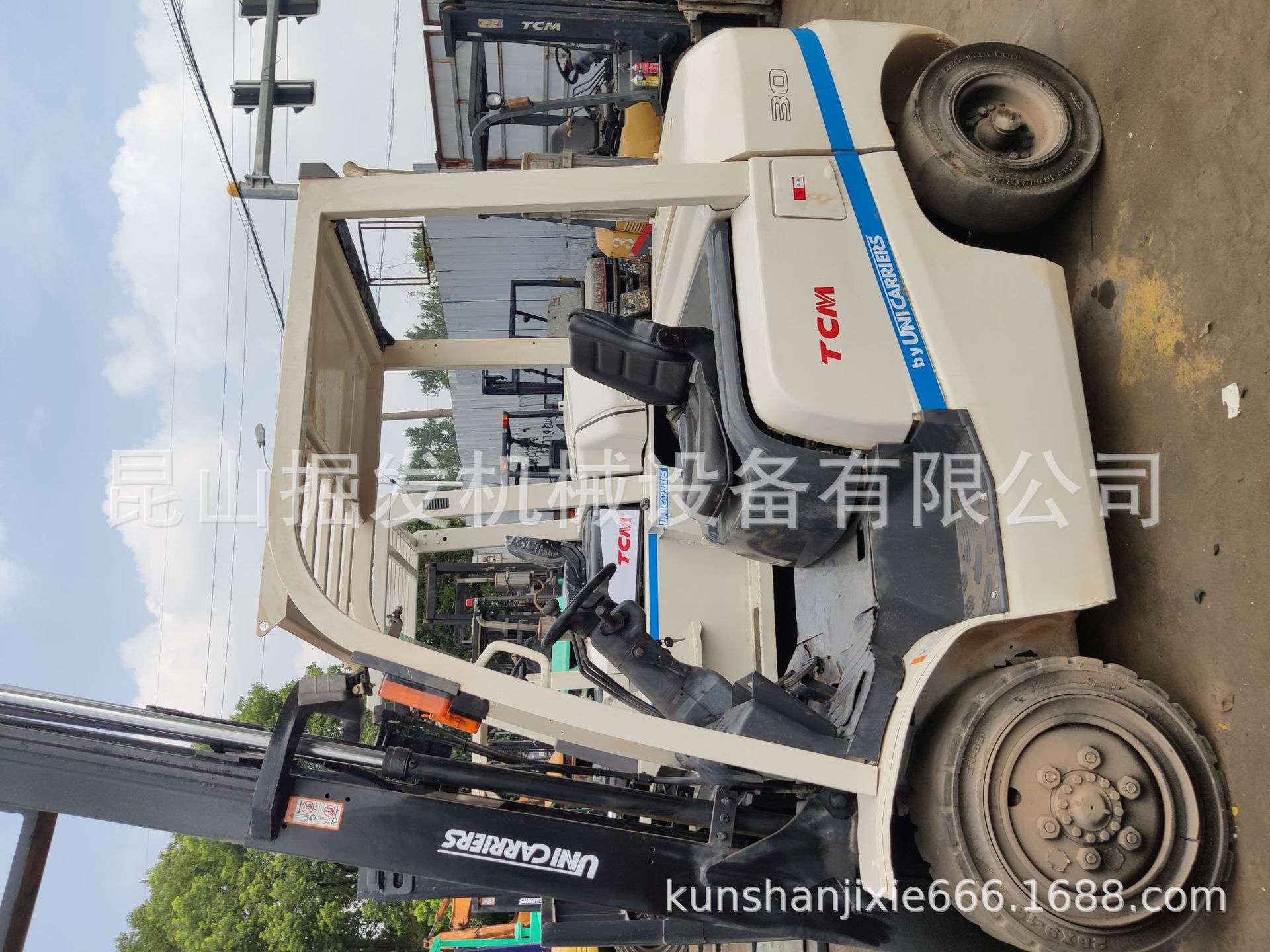 TCM3吨5吨二手叉车 TCM小5吨叉车 三节门架升高4米5的叉车供应