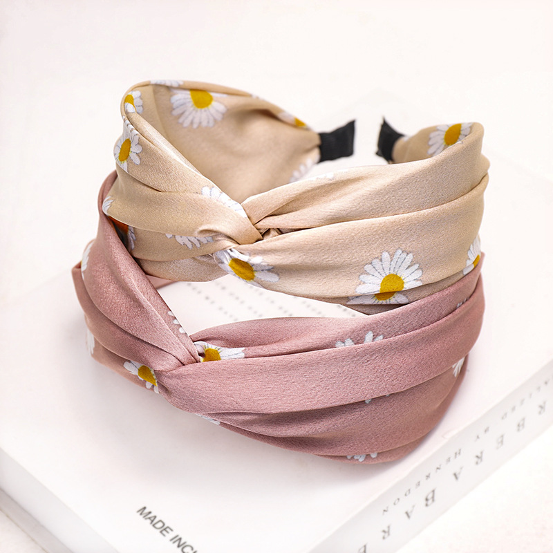 Korea&#39;s New Fashion Fabric Print Headband Cross Knot Wide-edge Cheap Headband Wholesale display picture 4