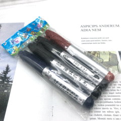 Black permanent marker, fast-drying, oily, large-tip, dual-color, logistics special use marker, wholesale from 2-yuan stores.