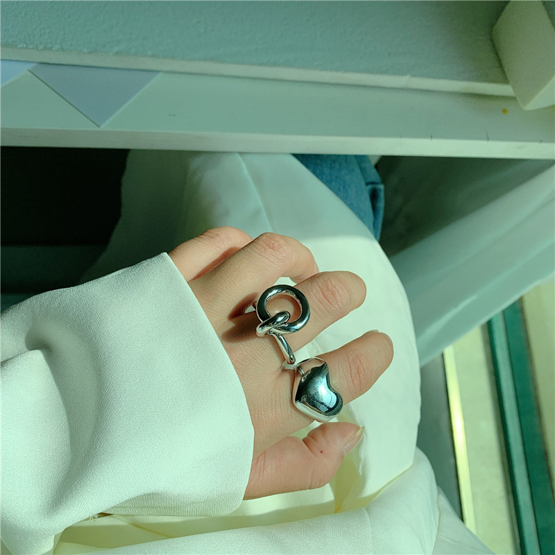 Koreanische Ins-blogger Einfache Textur Retro Modische Textur Liebe Pfirsich Herz Geprägte Metall Ring Ring Frauen display picture 2
