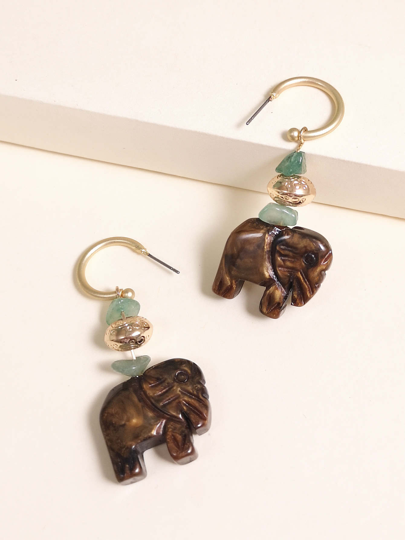 Fashion Elephant-shaped Wooden Alloy Earrings Creative Retro Simple Classic Solid Color Wood Earrings display picture 4