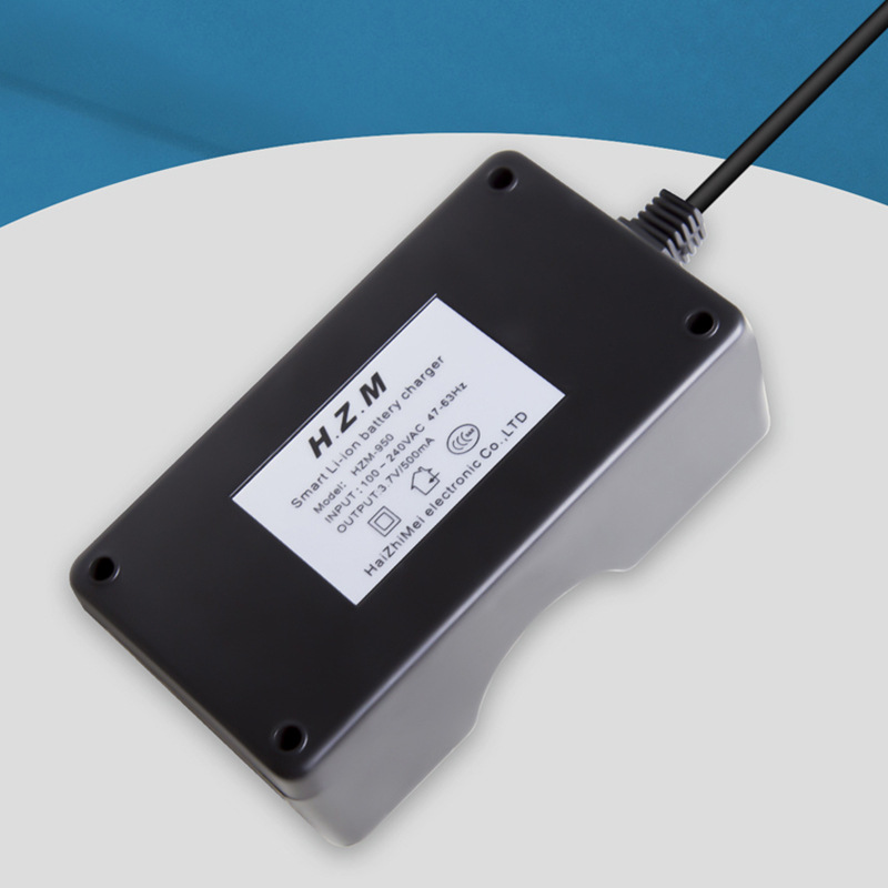 水平仪18650电池充电器 大容量锂电池双槽快充 充满自停红绿转灯