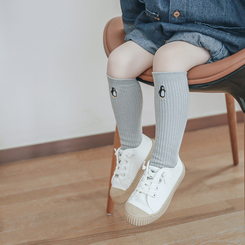 Primavera/Verano 2020 nuevos calcetines para niños calcetines de media pantorrilla de dibujos animados bordados calcetines para bebés calcetines altos para niños y niñas calcetines para padres e hijos