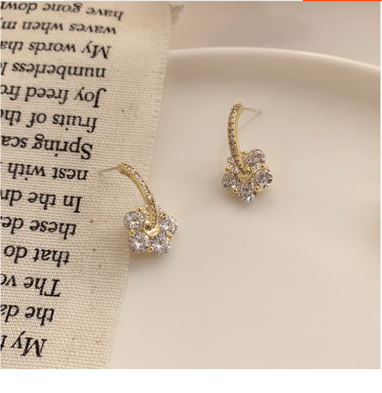 1 Pair Quantity Street Occasion Alloy Material Flower Pattern 1 Pair Simple Style Flower Plating Inlay Alloy Zircon Drop Earrings