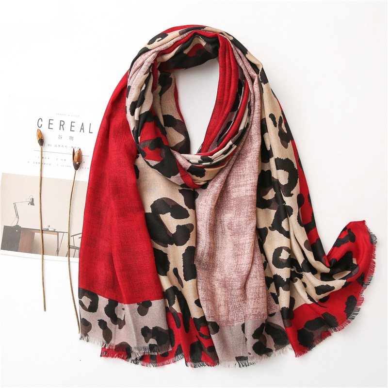 Korean Coffee Color Classic Leopard Scarf display picture 15