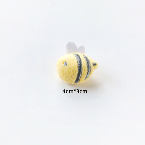 Manufacturer of Japanese style cartoon plush brooches, clothes, bags and safety pins, cute cats, fish and bees accessories, dropshipping