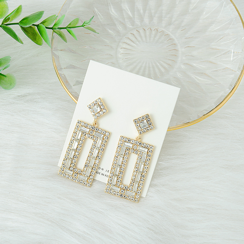 Européen Et Américain Exagérée Populaire Diamant Géométrique Boucles D'oreilles Généreux Et Personnalisé Boucles D'oreilles Rétro Carré En Cristal Boucles D'oreilles D'une Seule Pièce Dropshipping display picture 9