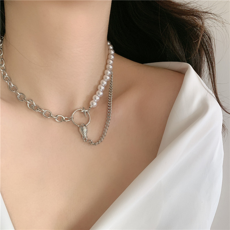 Fashion Snake Head Star Pearl Chain Stitching Short Clavicle Chain Necklace display picture 1