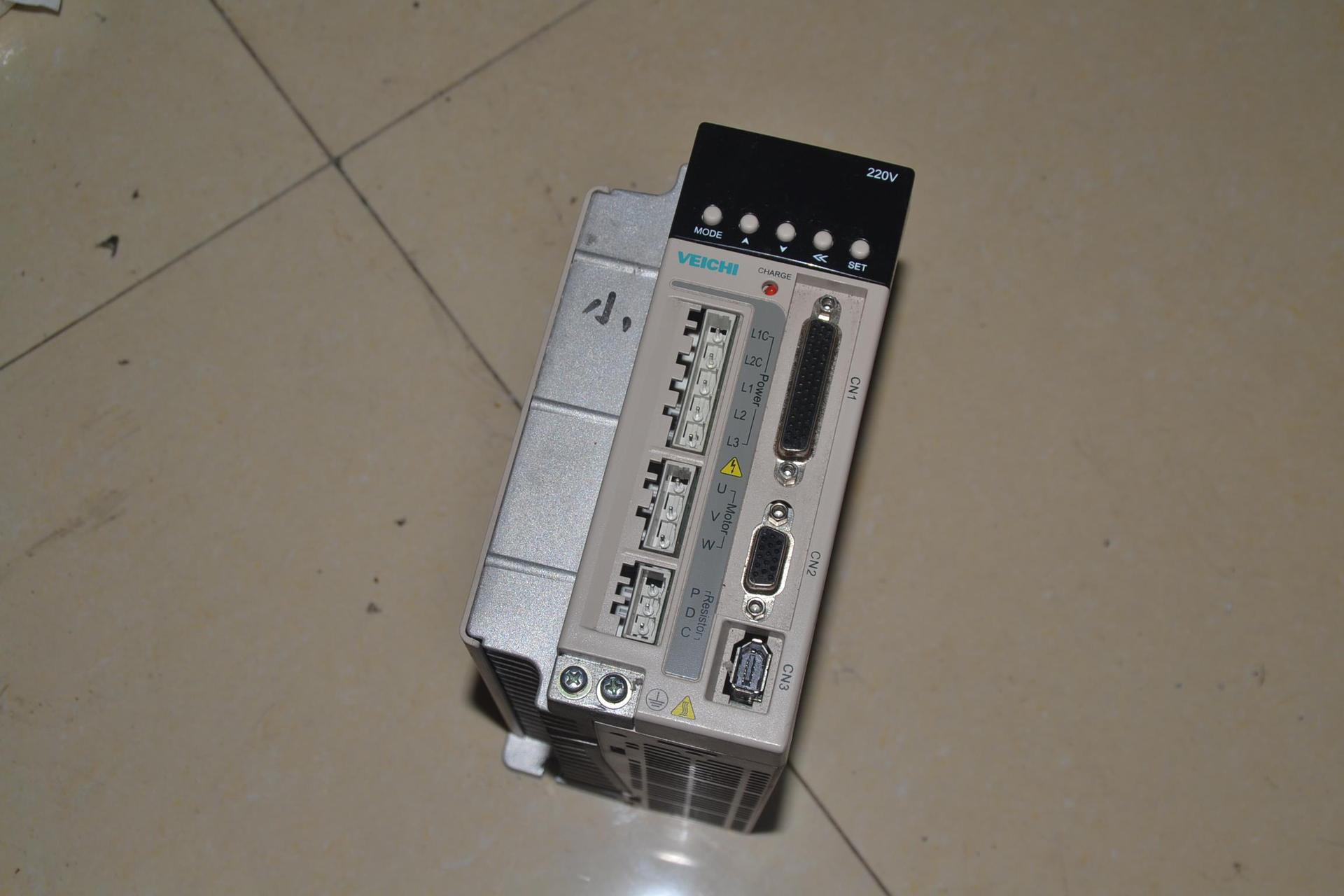 伟创电气 VEICH SD600A-T2-1R5 1570W 220V 8.7A 伺服电机驱动器