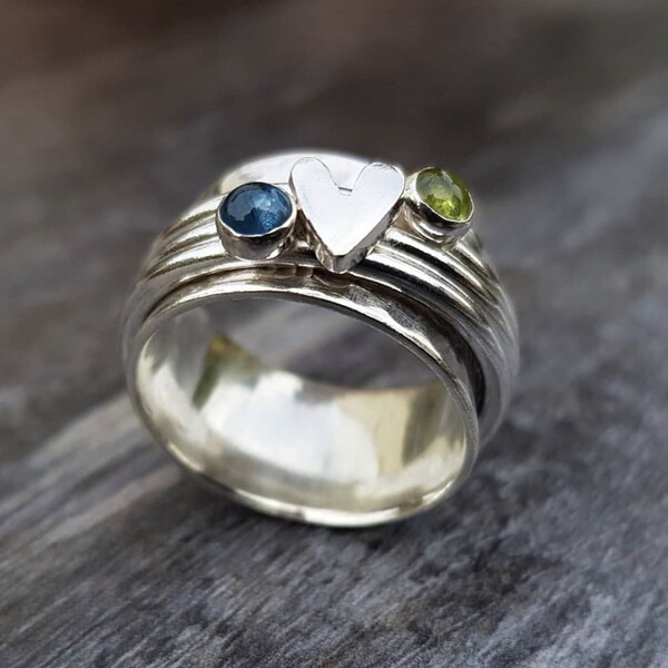 retro geometric creative ring heart shaped