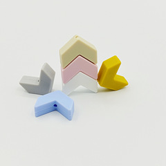 廠家供應 硅膠箭頭珠子 V型散裝  DIY手工製作手鍊項鍊飾品配件