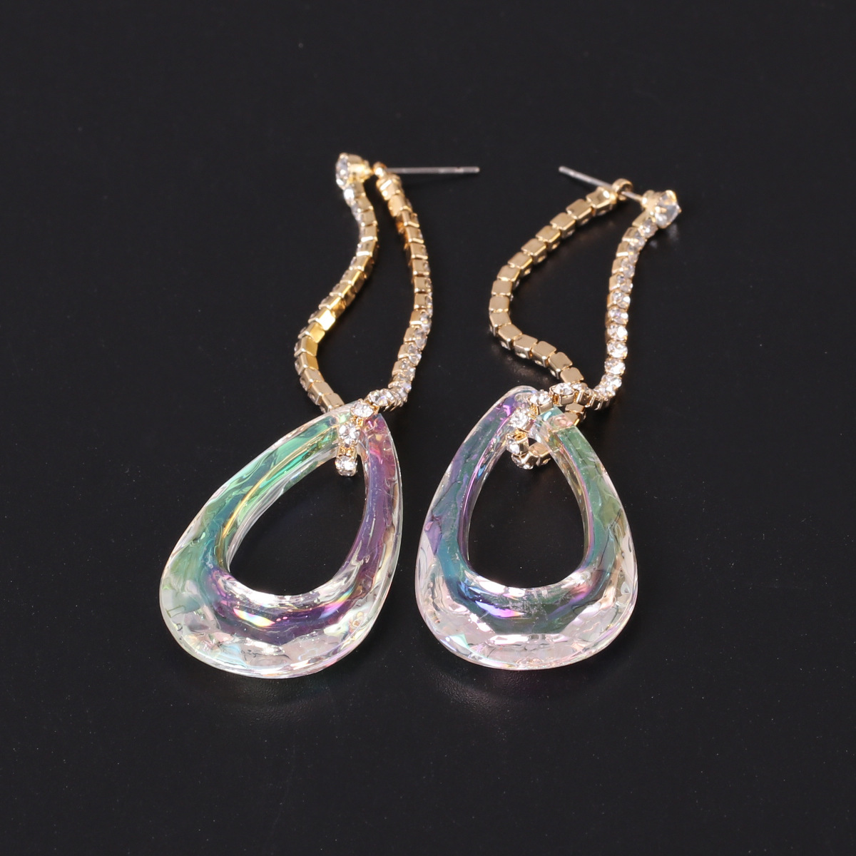 Boucles D&#39;oreilles En Diamant De Chaîne De Griffe Transparente Exagérée Géométrique Papillon Goutte Pour Les Femmes En Gros display picture 1