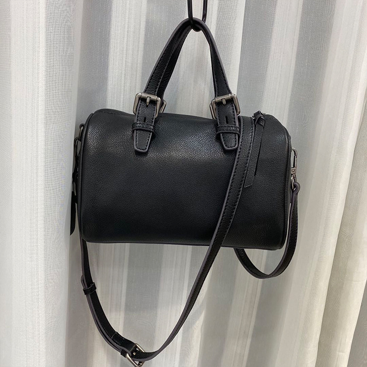 2021国境を越えたレトロな爆発金ボストンバッグ真皮の女性バッグのトップ層牛革の斜め掛けカジュアルな肩掛けファッション