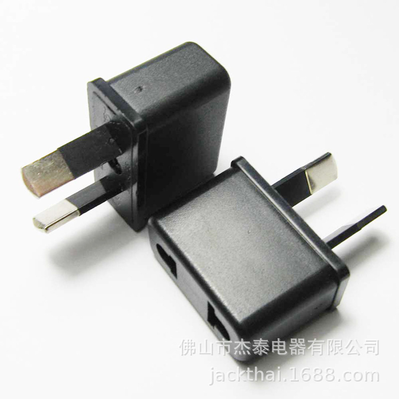 Australian standard rubber-coated conversion plug New Zealand plug to European socket American standard to Australian standard eight-pin conversion Australian standard rubber-coated conversion plug New Zealand plug to European socket American standard to Australian standard eight-pin conversion