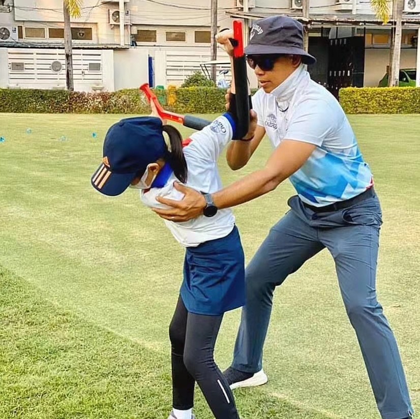 Golf giratorio swing entrenador codo derecho palo cintura vuelta cintura pelo fuerza bombeo mejorar la velocidad del swing postura correcta