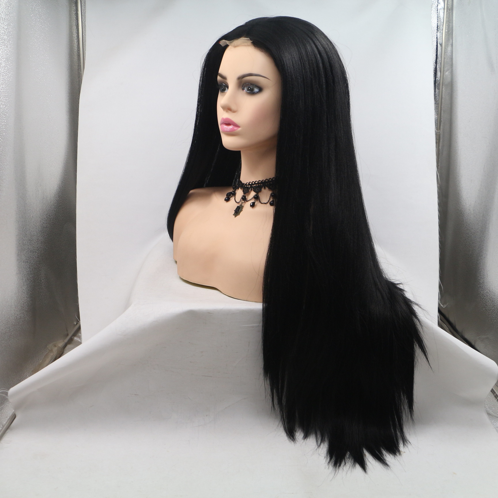 Comercio exterior moda europea y americana peluca de fibra química mujer pelo largo negro pelo liso casco de seda de alta temperatura al por mayor