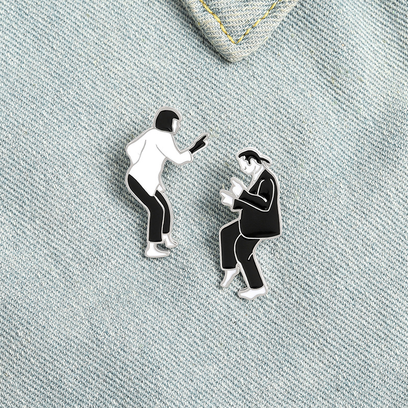 Fashion Black White Pulp Fiction Character Alloy Brooch display picture 3