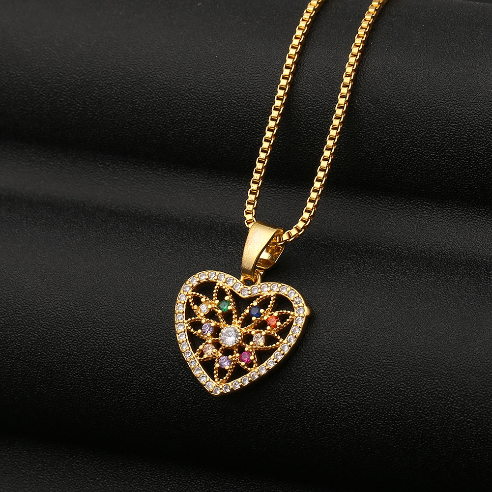 Fashion Heart-shape Hollow Copper Inlaid Zircon Necklace Wholesale display picture 5