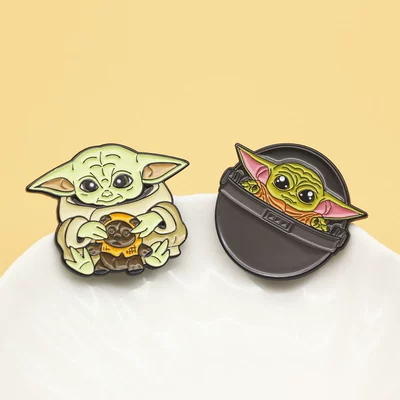 Yaxa sancaqları – Star Wars Pin Female