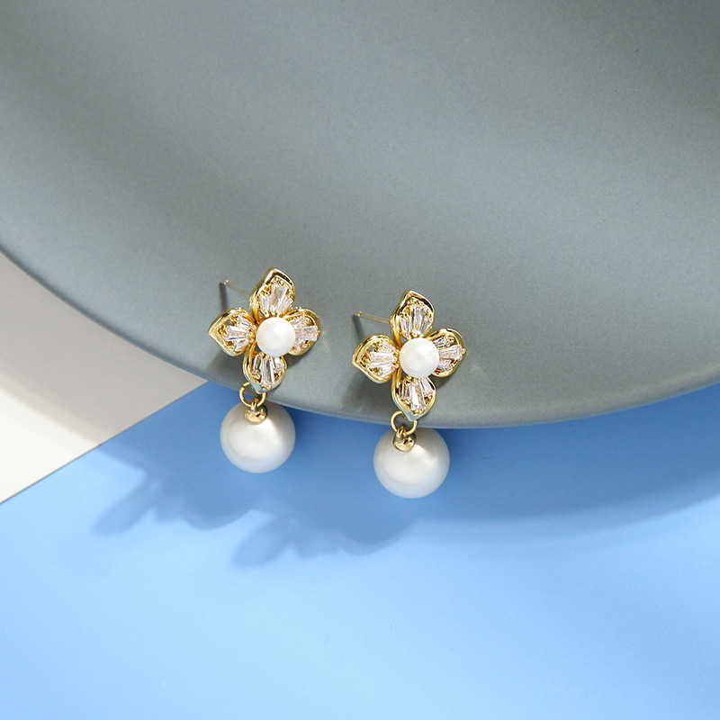 Korean Fashion S925 Silver Needle Earrings Diamond Pearl Earrings Super Fairy Flower Earrings Wholesale Nihaojewelry display picture 3